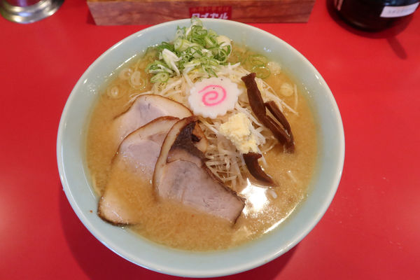 「味噌ラーメン￥７７０」@本格中華そば ロイヤルの写真