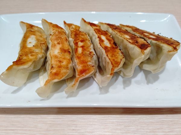 「餃子370円」@らーめん つけ麺 けのひの写真