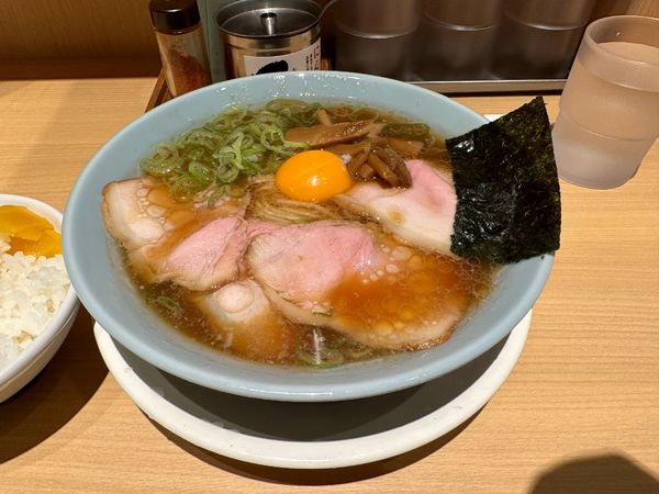 「特製ラーメン+ライス」@手打ち中華 玉 アクアシティお台場店の写真