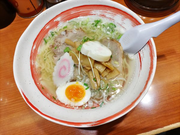 「あっさり 塩ラーメン」@函館麺厨房 あじさい 東京ラーメンストリート店の写真