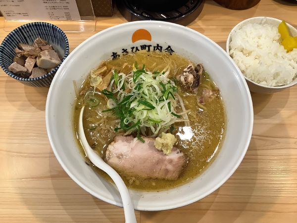 「味噌らーめん+コマ肉+ごはん小」@あさひ町内会の写真