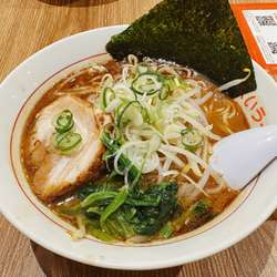 黒うまいラーメン