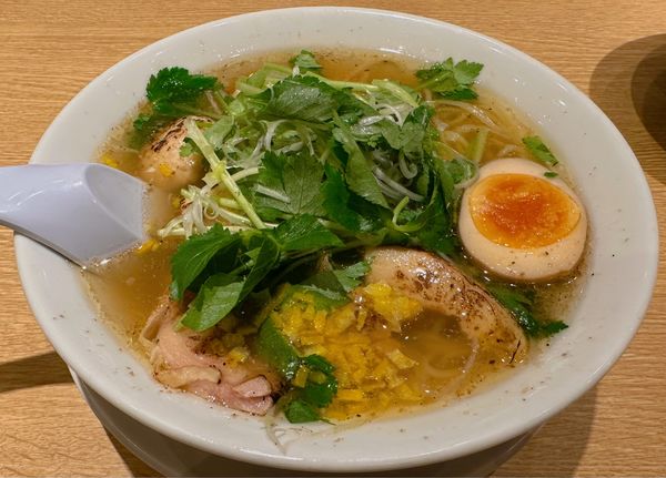 「ゆずと三つ葉の炙り鶏そば」@丸源ラーメン 厚木インター店の写真