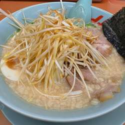 プレミアム塩とんこつ+白髪ネギ+チャーシュー5枚