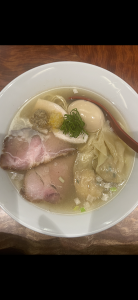 「特製塩そば」@三馬路 東京店の写真