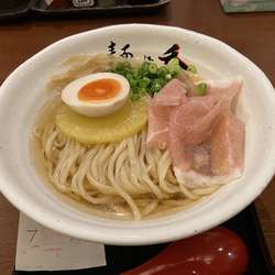 夏季限定冷たい塩ラーメン(850円)