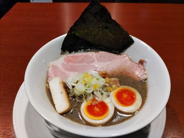 「濃醇煮干し蕎麦」@酒肴場 屯の写真