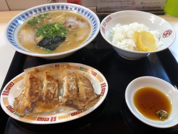 「ラーメン　ギョウザセット」@ニュー宝来の写真