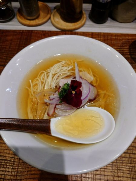 「鶏と水(塩)」@つくばらーめん 鬼者語 -オニモノガタリ-の写真