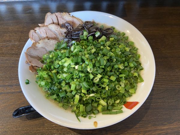 「葱盛りしっかり豚骨醤油(980円)」@お酒と中華そば 南風の写真