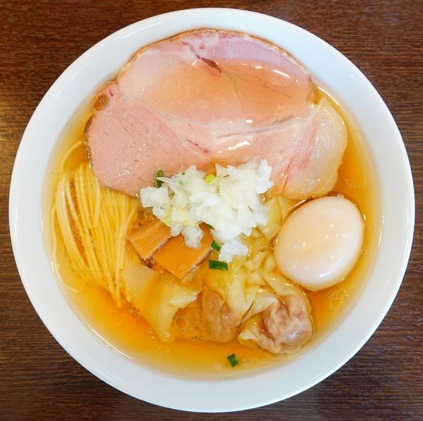 「ワンタン塩そば＋味玉＋ビール」@中華そばイデタの写真