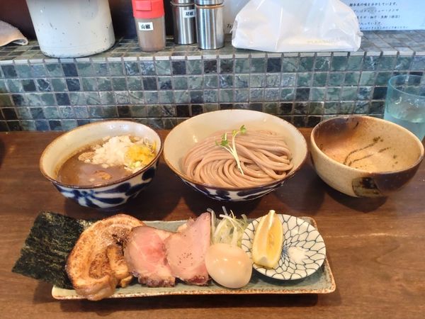 「汁増しつけ麺中＋特製トッピング」@麺屋みつば＋クローバーの写真