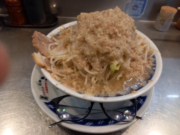 「らーめん(野菜多め・脂増し増し)味玉」@らーめん大 大森店の写真