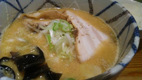 「みそらーめん 950円＋白ご飯（小） 100円」@らーめん風来居 神田秋葉原店の写真