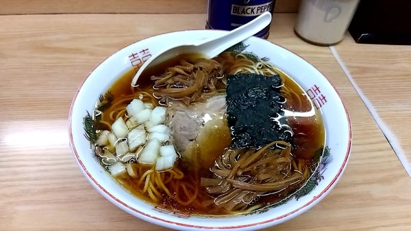 「らあめん（６００円）＋メンマ増し（１００円）」@でうらの写真