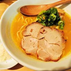 ラーメン（900円）＋チーズ（150円）