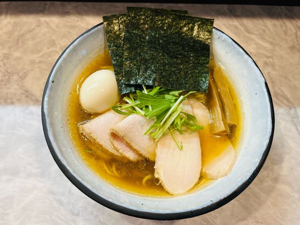 「全乗白醤油らーめん」@麺響万蕾の写真