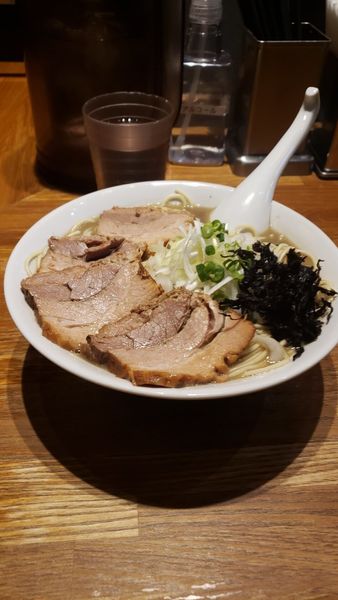 「煮干しそば(大)＋チャーシュー＋和え玉」@中村屋総本山の写真