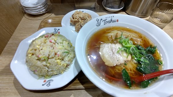 「醤油ラーメンセット+唐揚げ2個」@れんげ食堂 Toshu 瀬谷店の写真