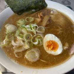 豚骨醤油ラーメン