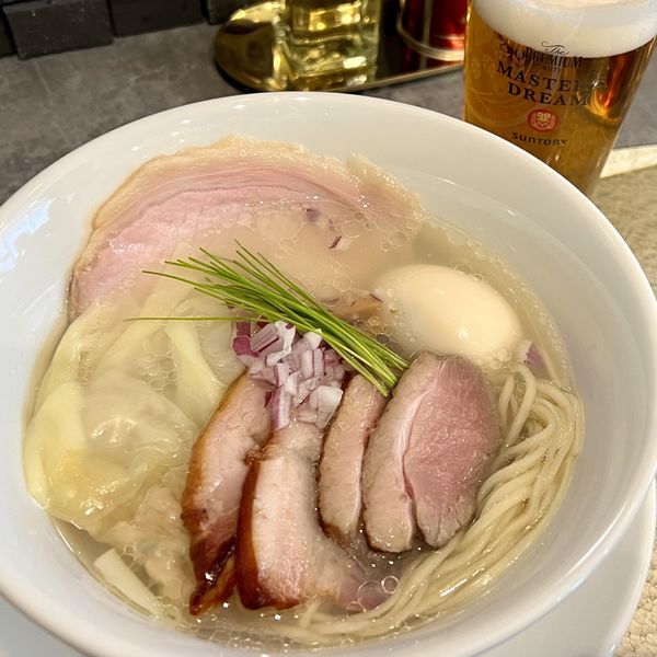 「中華蕎麦（塩）特上＋生ビール MASTER'S DREAM」@宍道湖しじみ中華蕎麦 琥珀 池袋店の写真