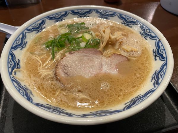 「博多らあめん　極細麺」@博多麺房 赤のれん 丸ビル店の写真