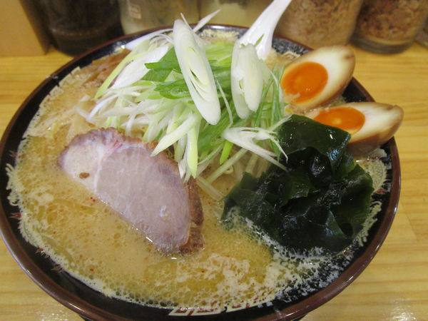 「札幌味玉味噌ラーメン大盛り 980円（大盛り無料）」@北海道らーめん みそ熊 竹ノ塚店の写真