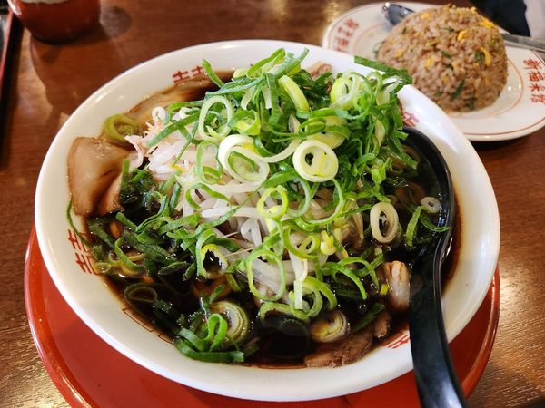 「中華そば小　焼きめし小」@新福菜館 浜松町店の写真