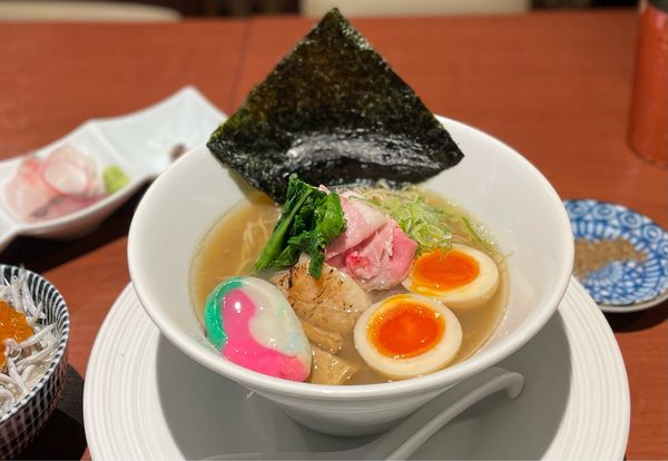 「【限定】帆立白醤油らぁ麺¥1350」@酒肴場 屯の写真