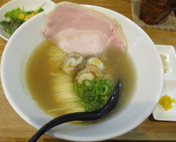 「帆立の塩そば（並）1000円」@麺屋33の写真