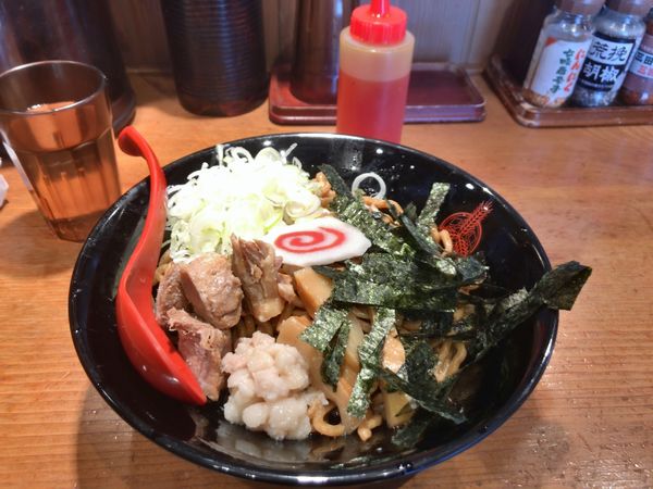 「特製油そば」@つけ麺専門店 三田製麺所 水道橋店の写真