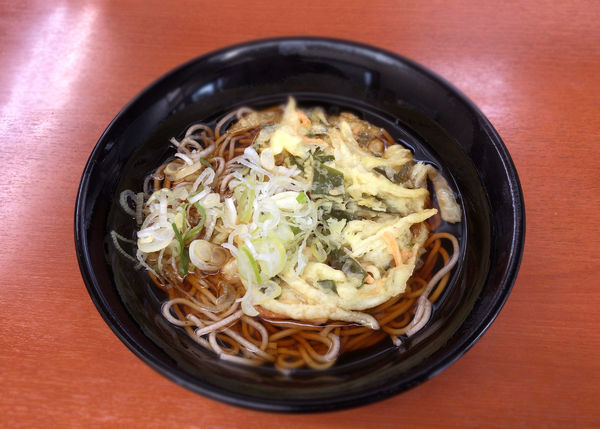 「茎わかめ天そば(540円)」@大江戸そば 錦糸町東店の写真