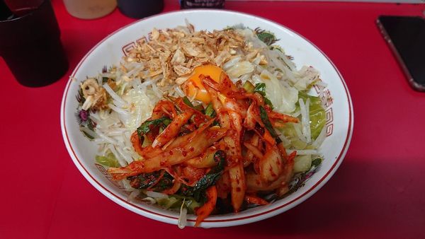 「汁無しラーメン 少なめ スーパーキムチ」@ラーメン二郎 湘南藤沢店の写真