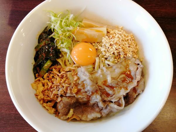 「汁なし牛バラスタミナ」@麺乃はるの写真