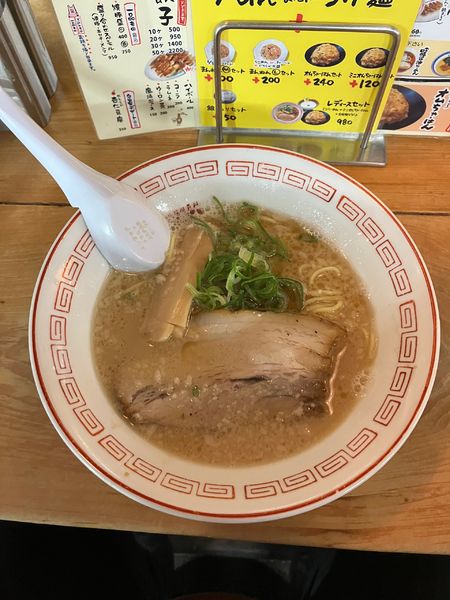 「特製ラーメンと半チャーハン」@まんねん 梅田本店の写真