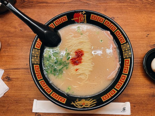 「天然豚骨らーめん」@一蘭 新橋店の写真