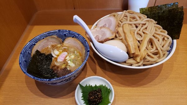 「特製つけ麺(特盛)＋生七味」@次念序の写真