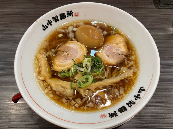 「醤油ラーメン(味玉付)」@やまなか製麺所の写真