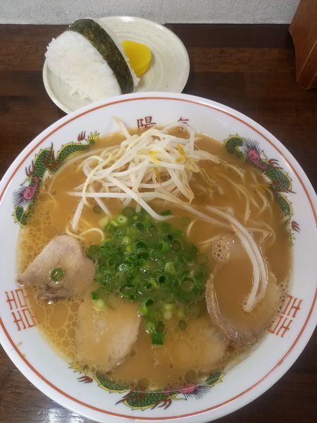 「中華そば￥700＋おにぎり１個￥100」@陽気 大手町店の写真