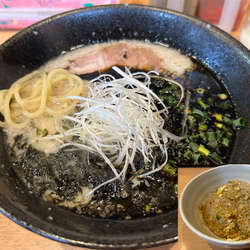 黒蔵750円、チャーハン300円