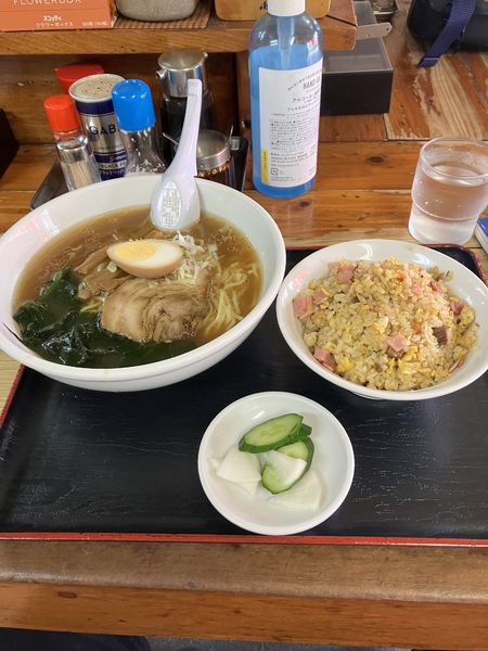「ラーメン　Cセット(半チャーハン)」@ラーメンミートの写真