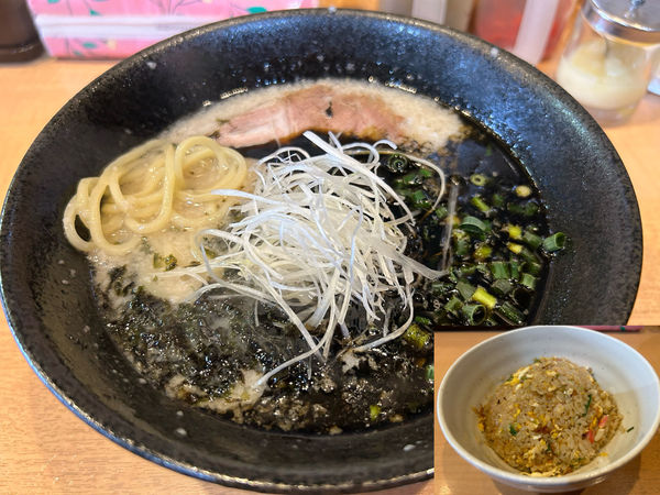 「黒蔵750円、チャーハン300円」@麺工房 たつ蔵の写真