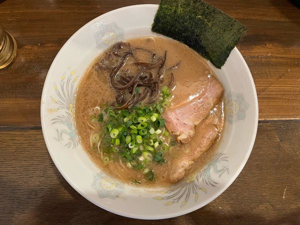 「博多とんこつらーめん+替玉」@博多長浜らーめん とんこつとん太の写真