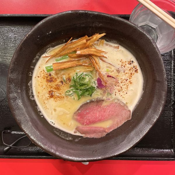 「白トリュフ香る和牛ローストビーフ のせ鶏白湯ラーメン」@Jikasei Mensho 渋谷パルコ店の写真