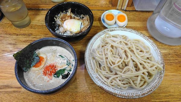 「胡麻つけめん大（900円）＋半熟玉子（100円）＋温玉ごはん」@一陽来福の写真