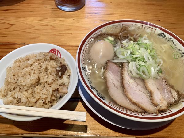 「中華そば(玉子入り)＋特製肉めし」@田中そば店の写真