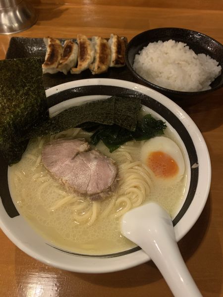「塩らぁめん850円ライス150円餃子(5ケ)350円」@上尾らぁめん 本店の写真