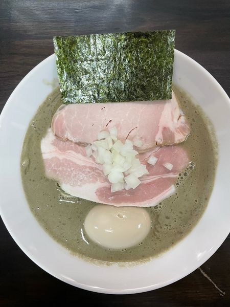 「濃厚煮干ソバ　味玉トッピング」@三和 中華ソバ店の写真