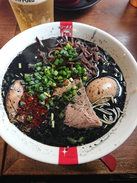 「生ビール＋胡椒もやし＋黒王＋きくらげ＋味玉」@ラーメン凪 豚王 渋谷店の写真