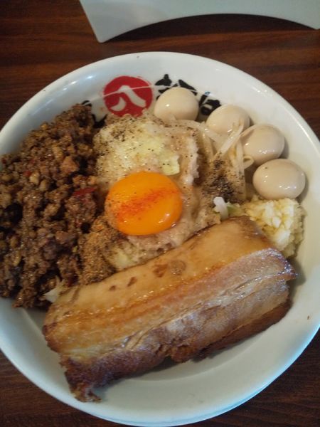 「男気まぜカレー（うずら・台湾ミンチ付き）」@まるはち 春日井店の写真
